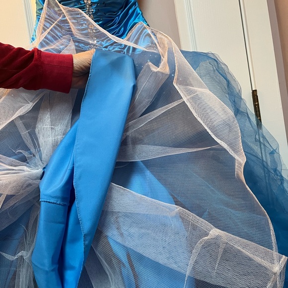 Royal blue Poofy Formal Gown/Dress with Sequins - Picture 9 of 11